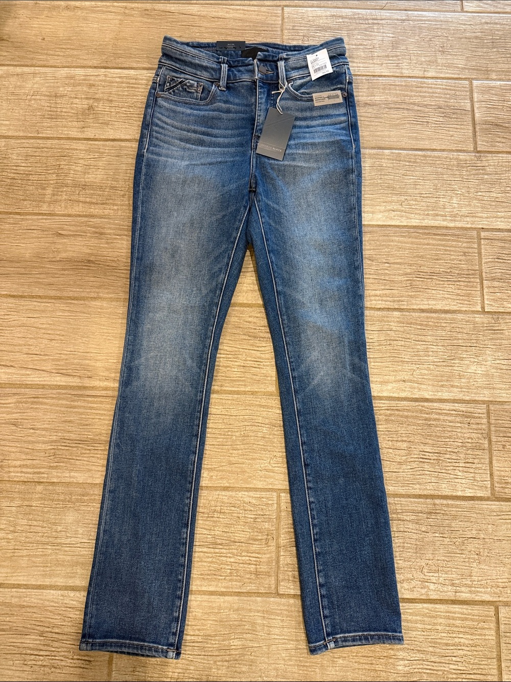 Buckle Women's Skinny Jeans - Medium Blue Wash